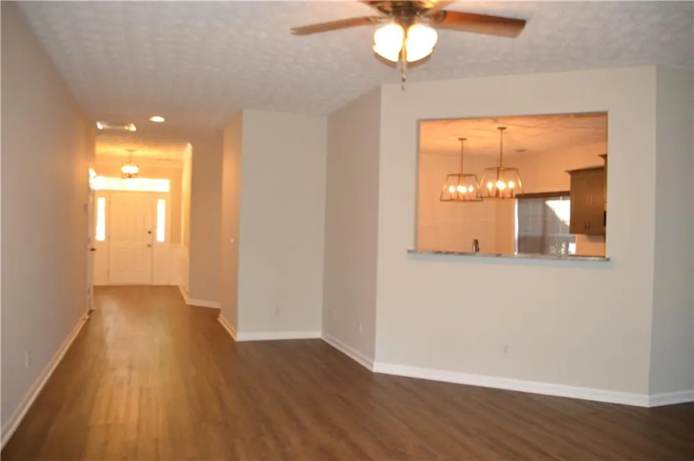 2021 Crestview Way Woodstock, GA 30188