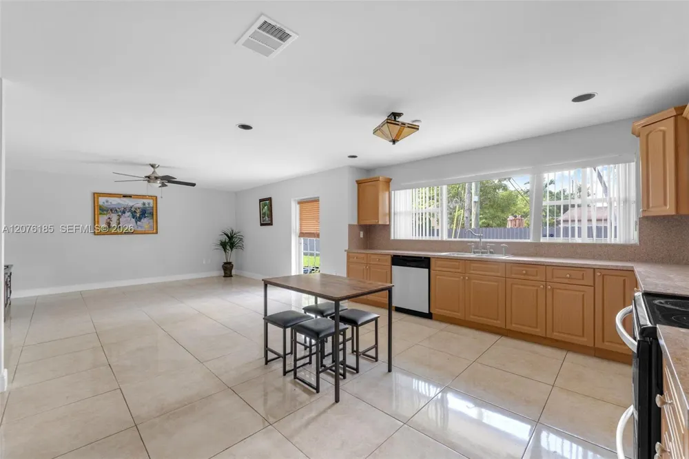 9835 SW 56th St #0 Miami, FL 33165