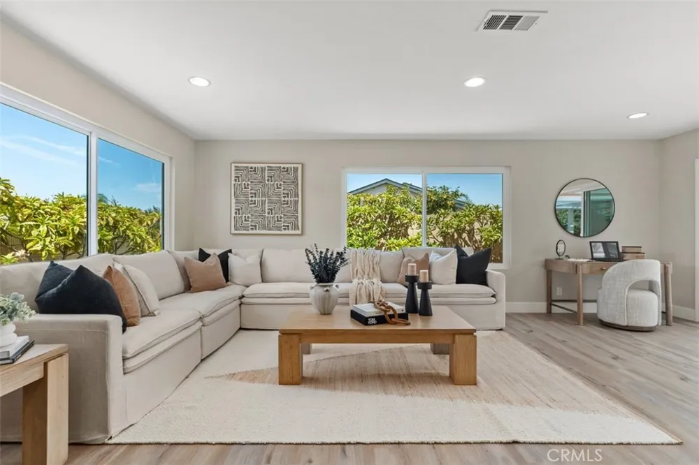 6111 Leyte Cypress, CA 90630