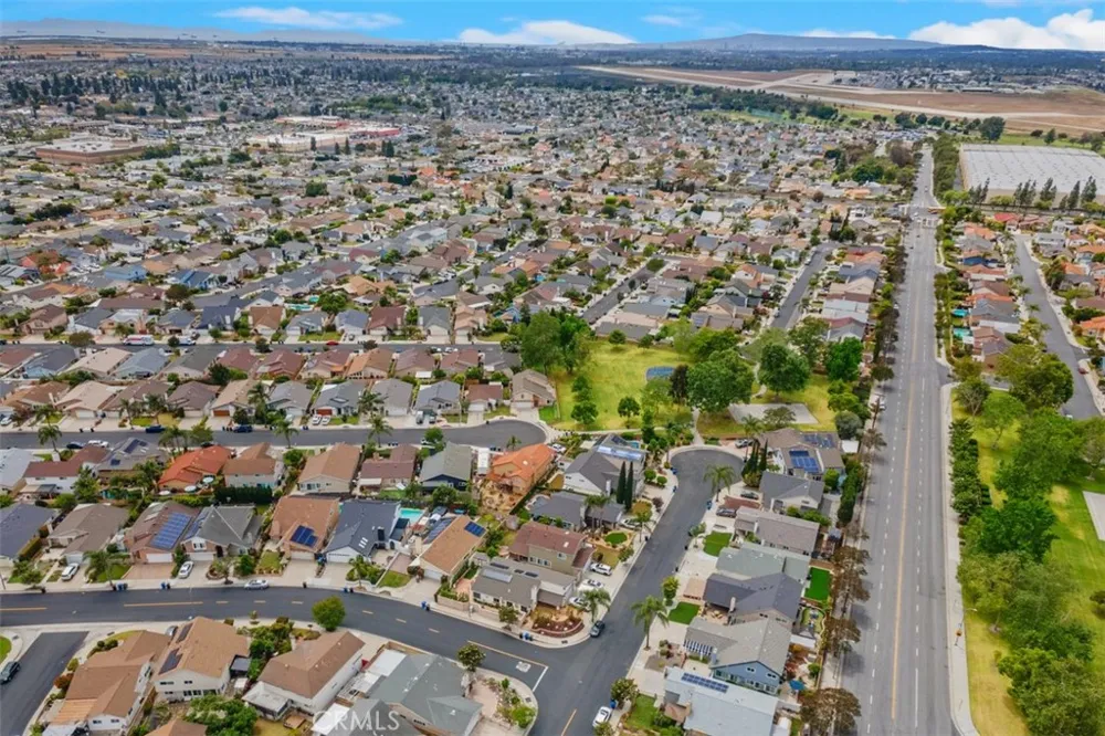 6111 Leyte Cypress, CA 90630