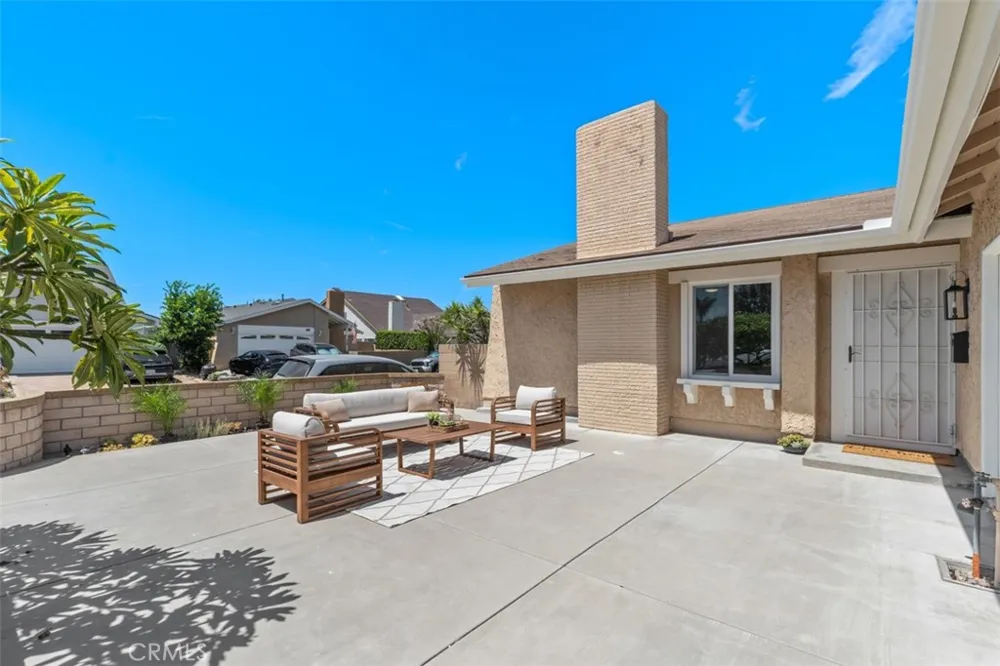 6111 Leyte Cypress, CA 90630