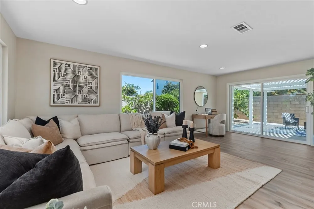 6111 Leyte Cypress, CA 90630