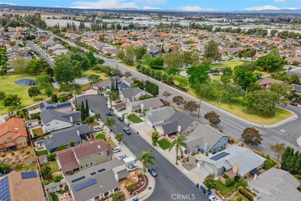 6111 Leyte Cypress, CA 90630