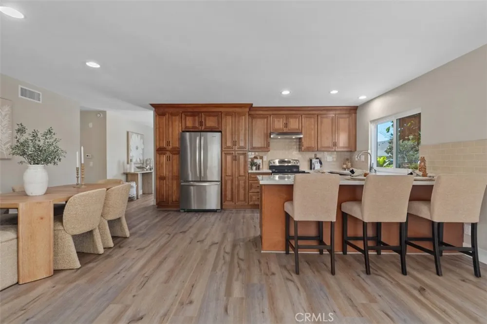 6111 Leyte Cypress, CA 90630