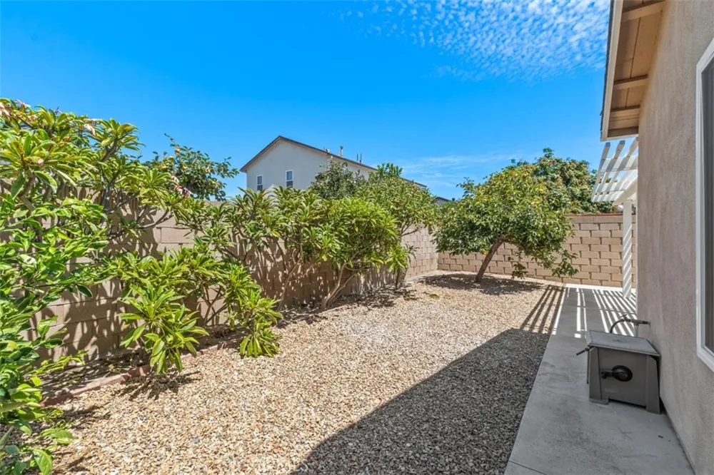 6111 Leyte Cypress, CA 90630