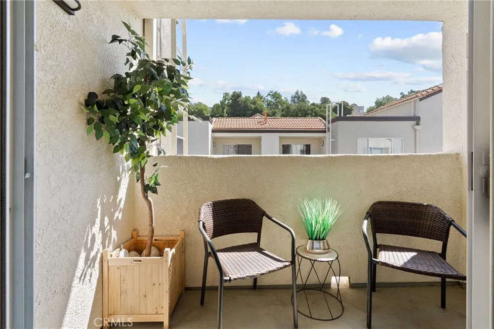 21200 Trumpet #205 Newhall, CA 91321