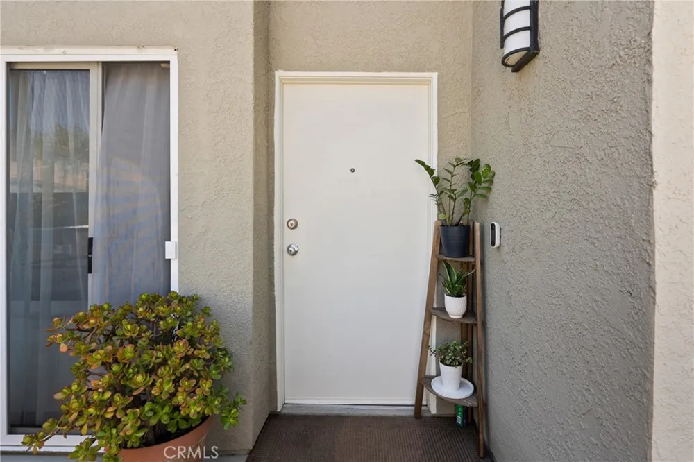 21200 Trumpet #205 Newhall, CA 91321