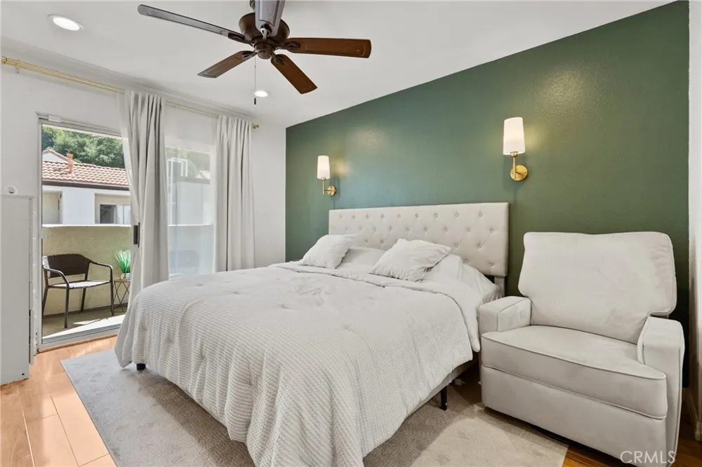 21200 Trumpet #205 Newhall, CA 91321