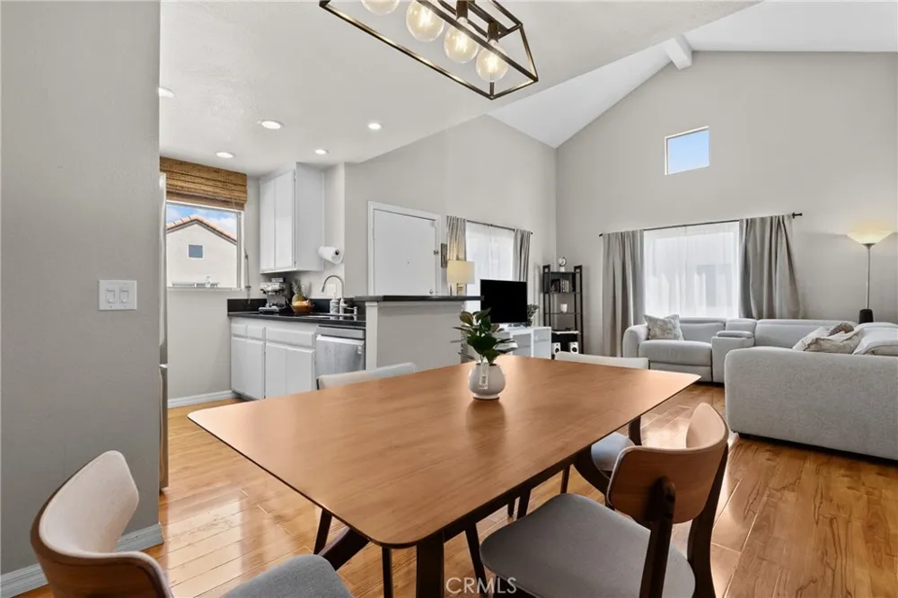 21200 Trumpet #205 Newhall, CA 91321