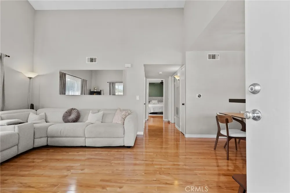 21200 Trumpet #205 Newhall, CA 91321