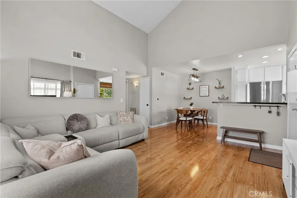 21200 Trumpet #205 Newhall, CA 91321