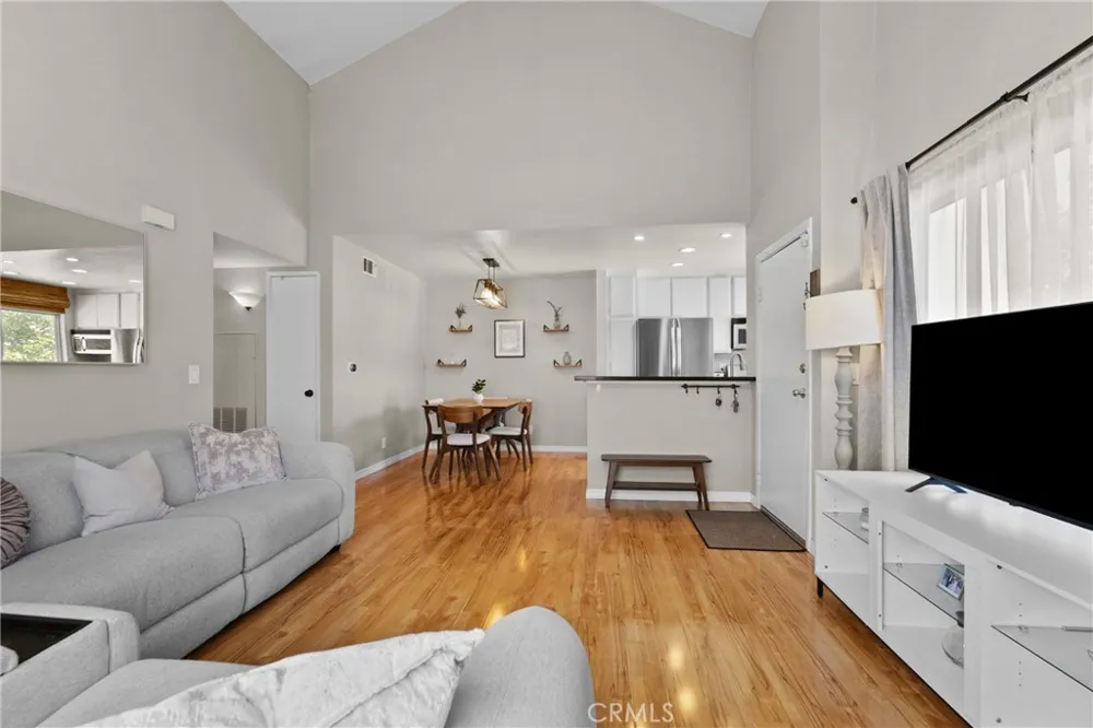 21200 Trumpet #205 Newhall, CA 91321