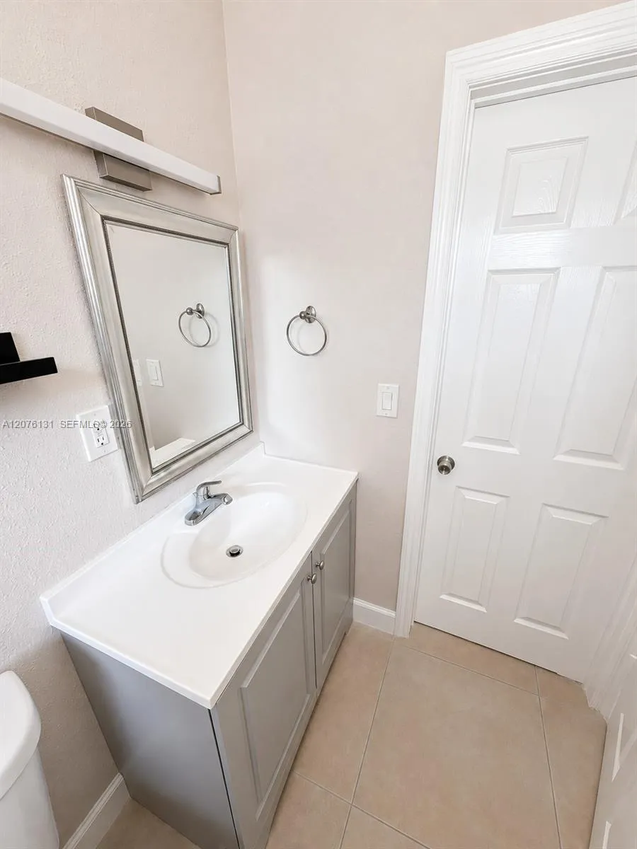 13215 NE 6th Ave #106 North Miami, FL 33161