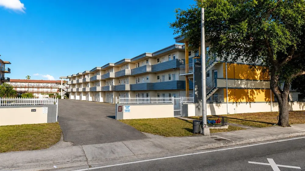 13215 NE 6th Ave #106 North Miami, FL 33161