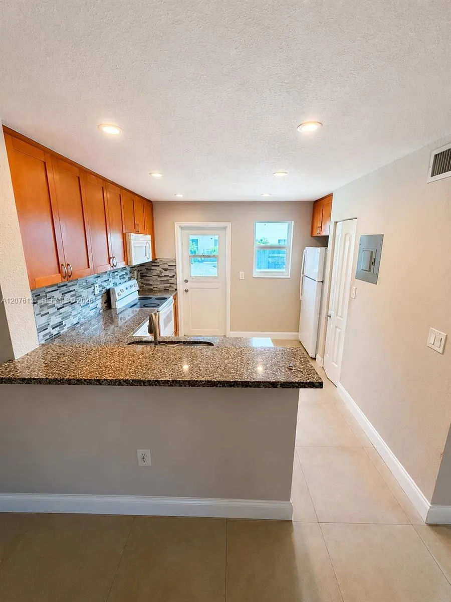 13215 NE 6th Ave #106 North Miami, FL 33161