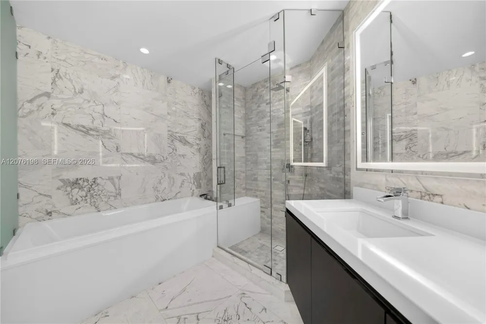 851 NE 1st AVE #2106 Miami, FL 33132
