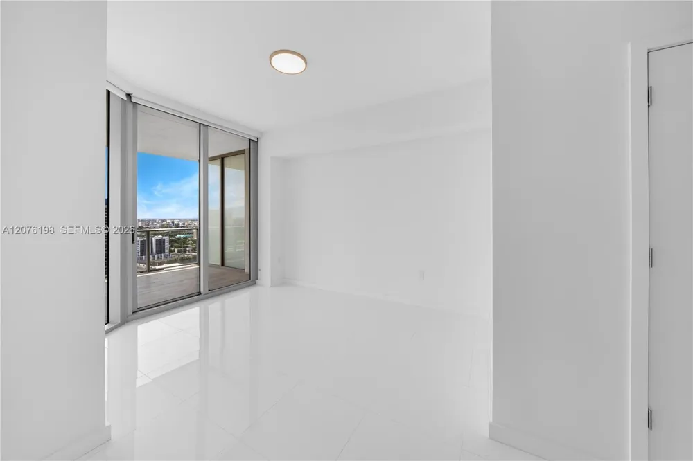 851 NE 1st AVE #2106 Miami, FL 33132