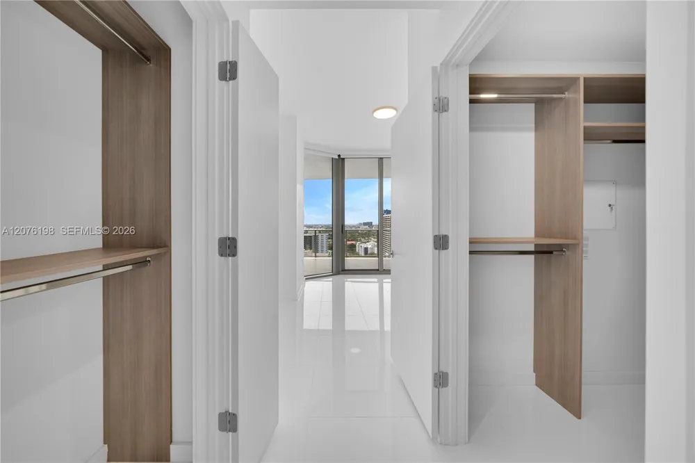 851 NE 1st AVE #2106 Miami, FL 33132
