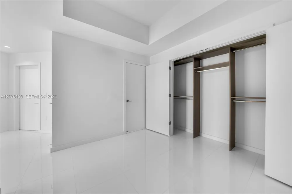 851 NE 1st AVE #2106 Miami, FL 33132