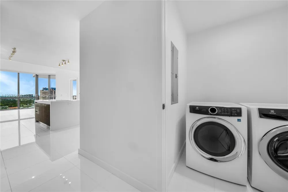 851 NE 1st AVE #2106 Miami, FL 33132