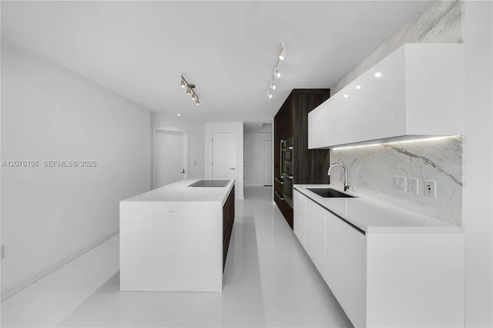 851 NE 1st AVE #2106 Miami, FL 33132