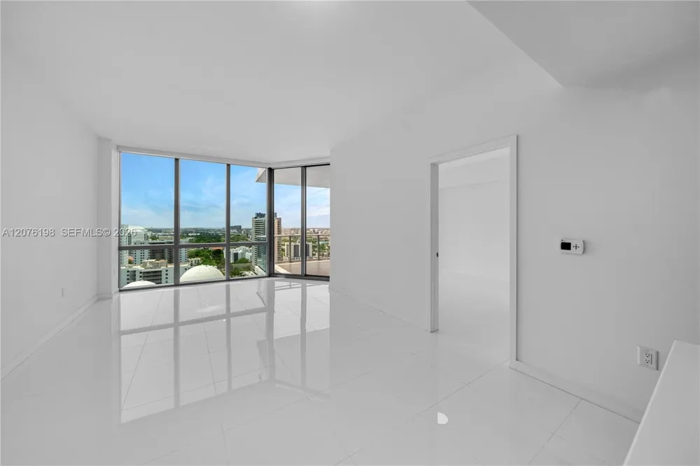 851 NE 1st AVE #2106 Miami, FL 33132