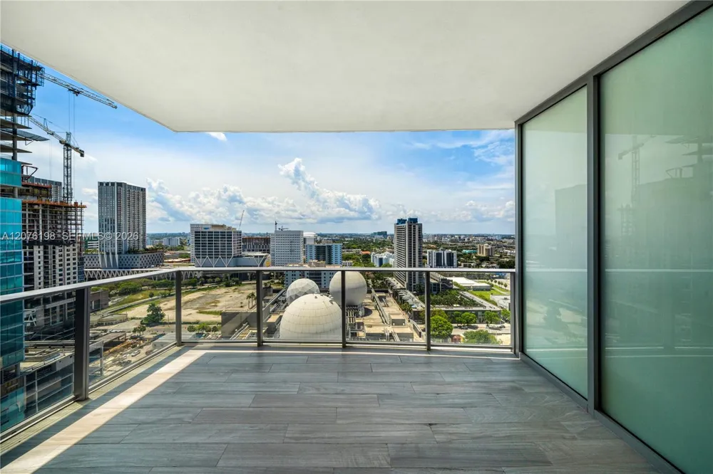 851 NE 1st AVE #2106 Miami, FL 33132