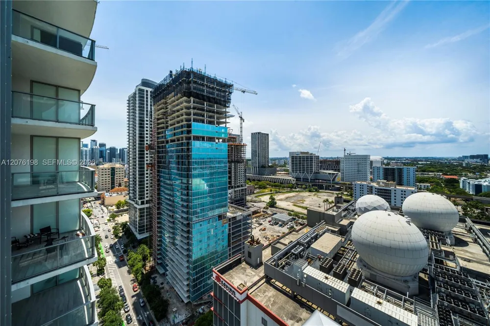 851 NE 1st AVE #2106 Miami, FL 33132