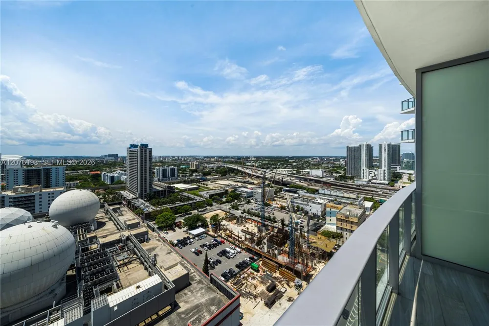 851 NE 1st AVE #2106 Miami, FL 33132