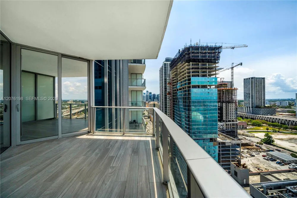 851 NE 1st AVE #2106 Miami, FL 33132