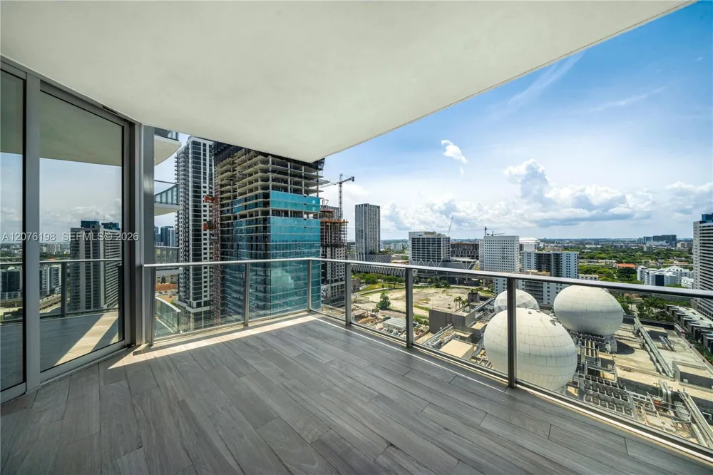 851 NE 1st AVE #2106 Miami, FL 33132