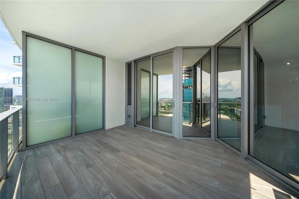 851 NE 1st AVE #2106 Miami, FL 33132