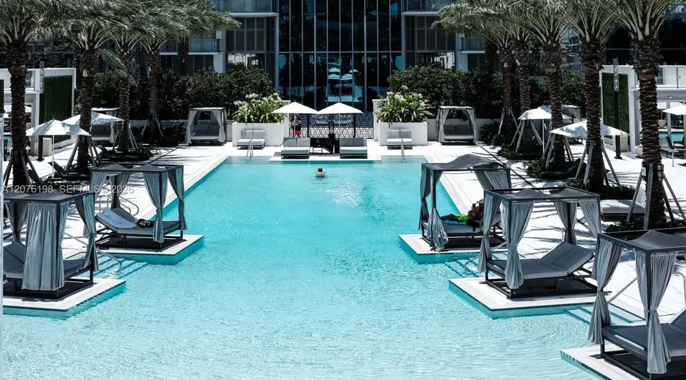 851 NE 1st AVE #2106 Miami, FL 33132