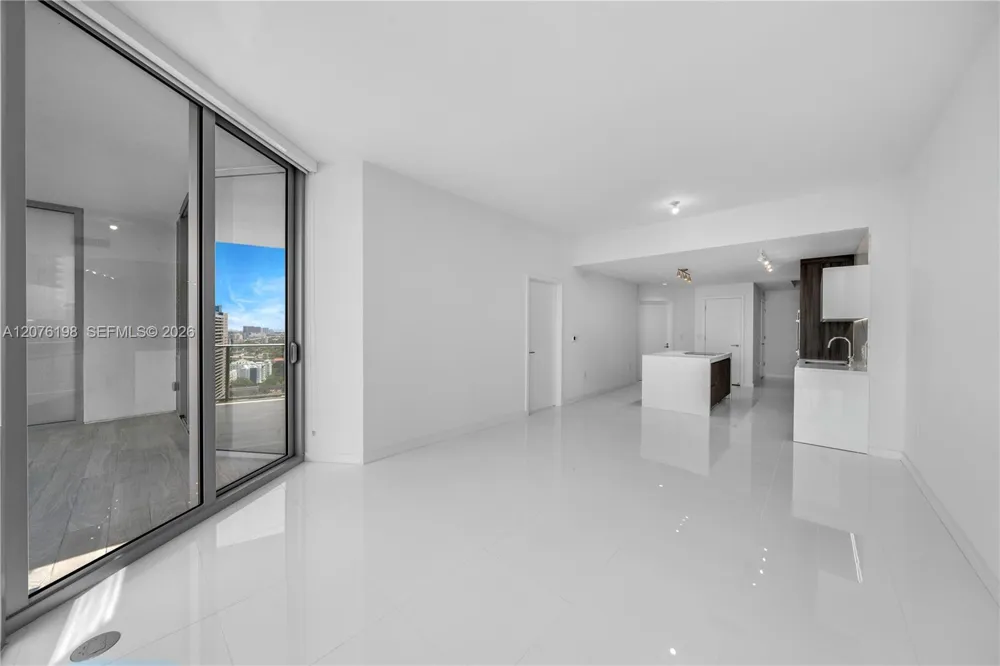 851 NE 1st AVE #2106 Miami, FL 33132