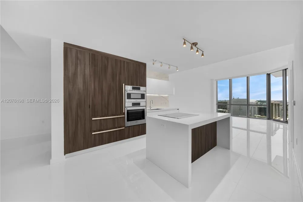 851 NE 1st AVE #2106 Miami, FL 33132