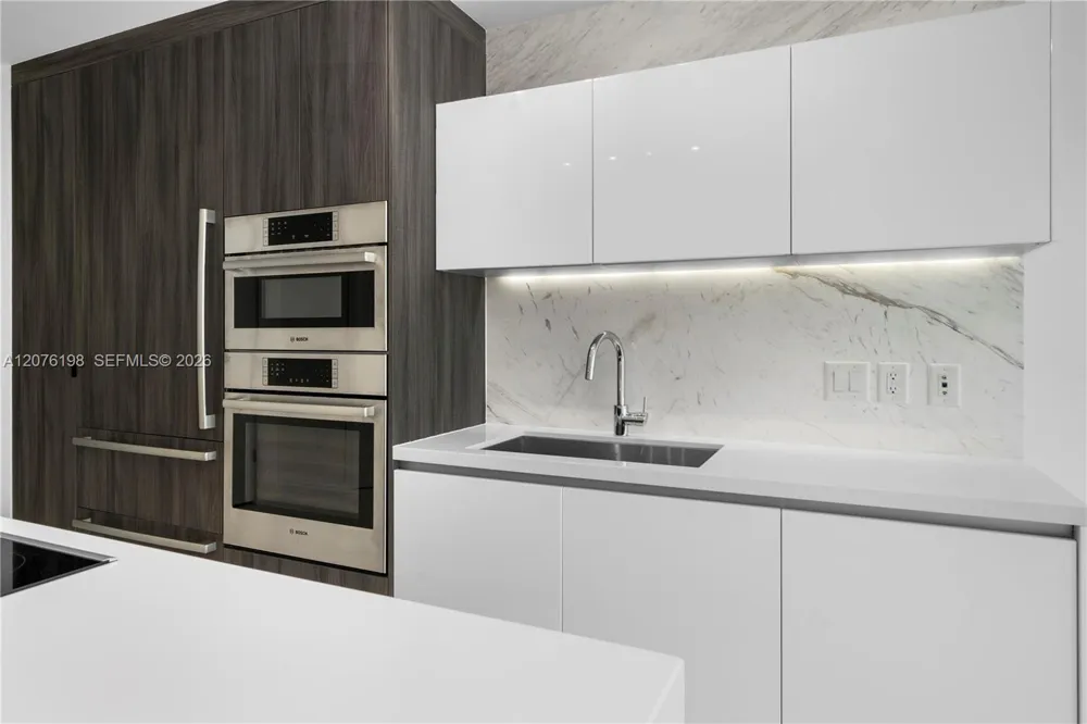 851 NE 1st AVE #2106 Miami, FL 33132