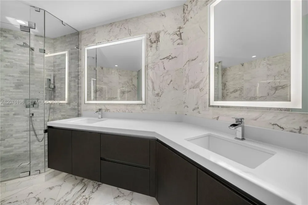 851 NE 1st AVE #2106 Miami, FL 33132