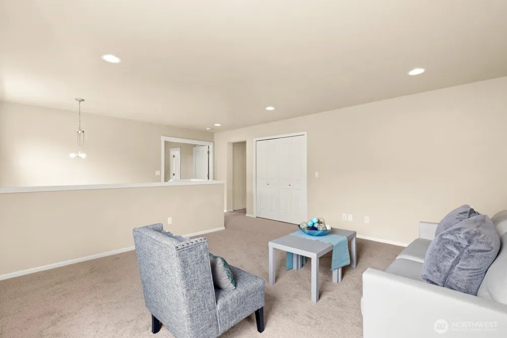 20914 13th Place W Lynnwood, WA 98036