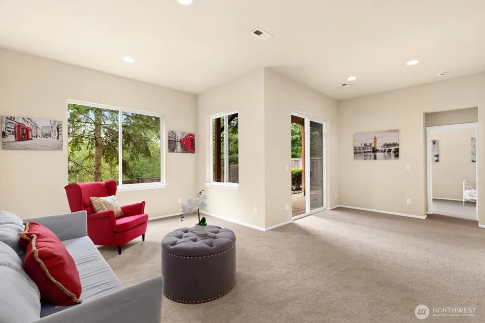 20914 13th Place W Lynnwood, WA 98036