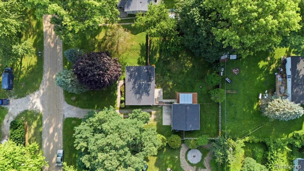 9239 Villa Crest Drive Springfield Charter Township, MI 48346