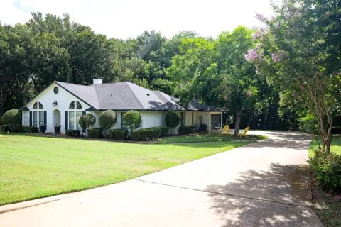 203 Covey Lane