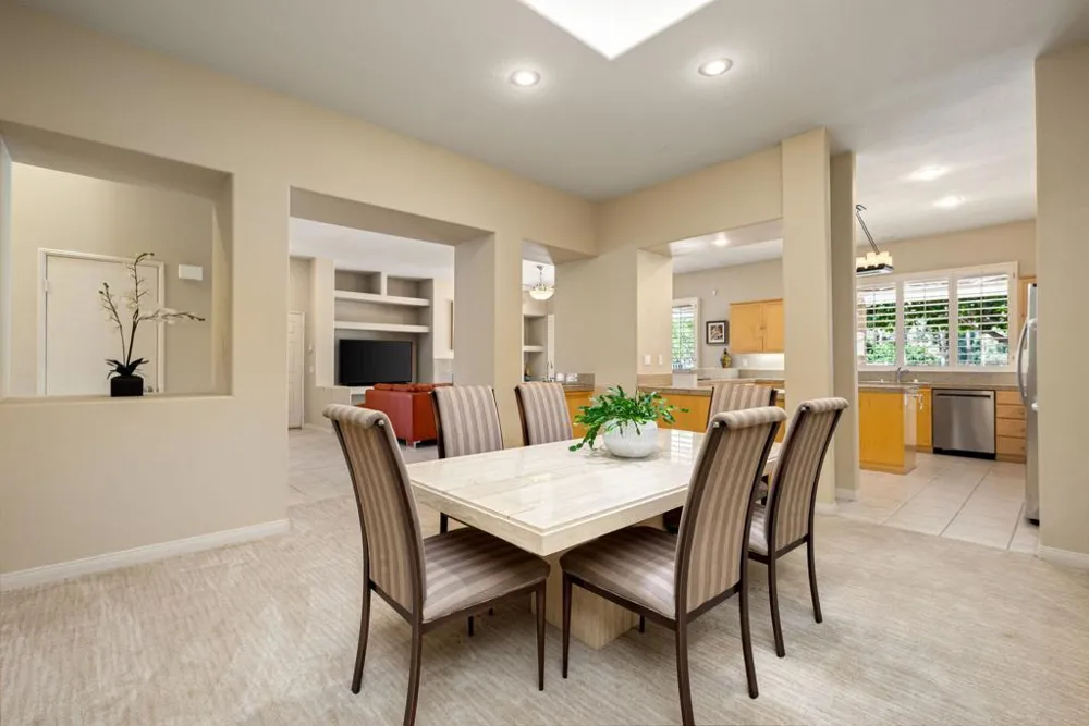 285 Kavenish Drive Rancho Mirage, CA 92270