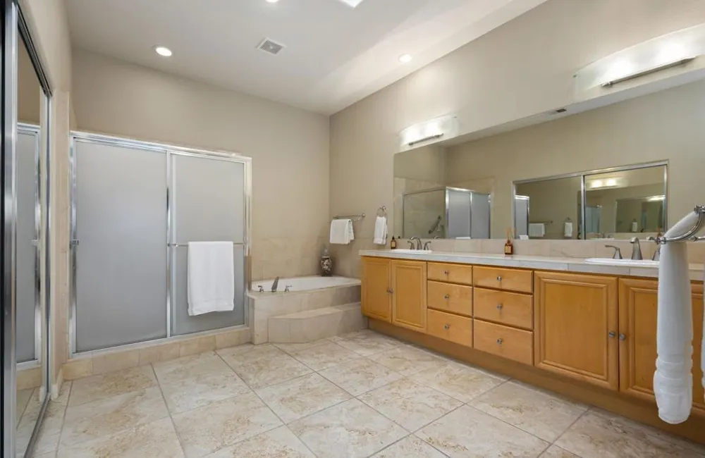 285 Kavenish Drive Rancho Mirage, CA 92270