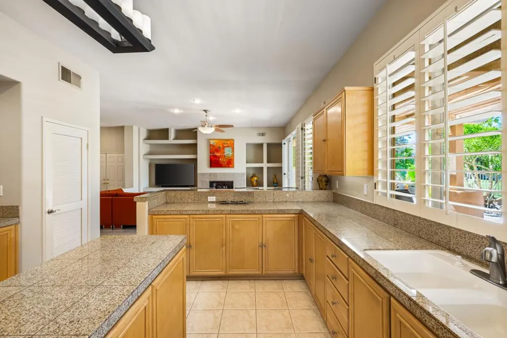 285 Kavenish Drive Rancho Mirage, CA 92270