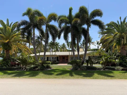 300 NW GROVE STREET