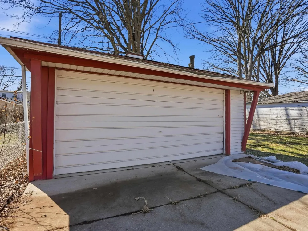 21612 Bon Brae Street St Clair Shores City, MI 48081