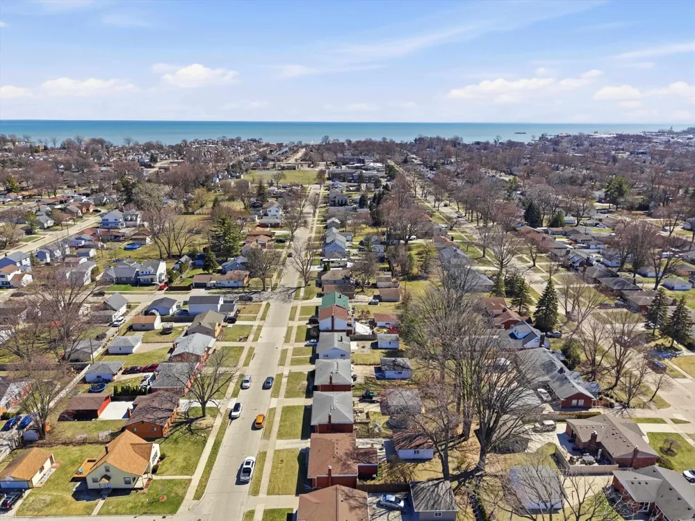 21612 Bon Brae Street St Clair Shores City, MI 48081