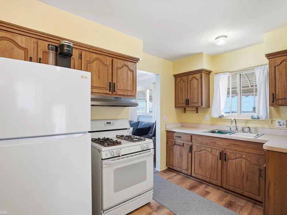 21612 Bon Brae Street St Clair Shores City, MI 48081
