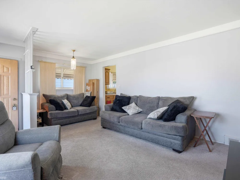 21612 Bon Brae Street St Clair Shores City, MI 48081