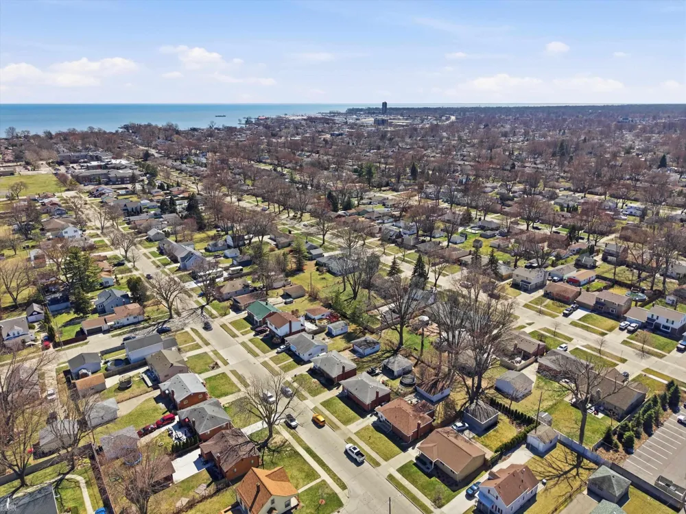 21612 Bon Brae Street St Clair Shores City, MI 48081